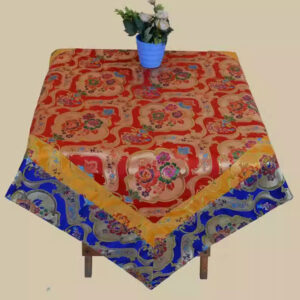 Silk Satin Tablecloth (large)<br>丝绸缎子所做的中型桌布